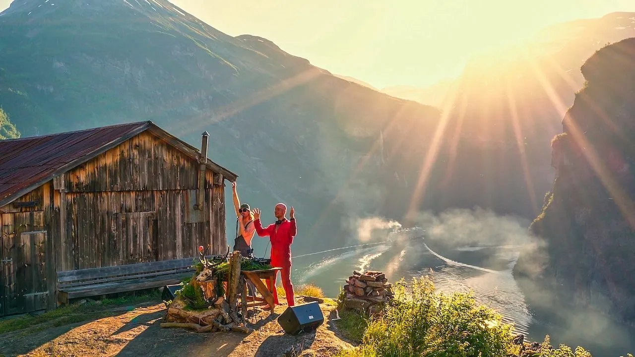 Ka2 live i Geiranger filmet av Zm Media